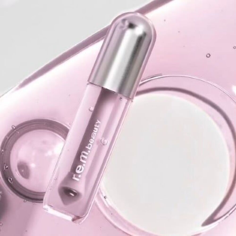 r.e.m. beauty: Lavender Kiss Essential Drip Lip Oil